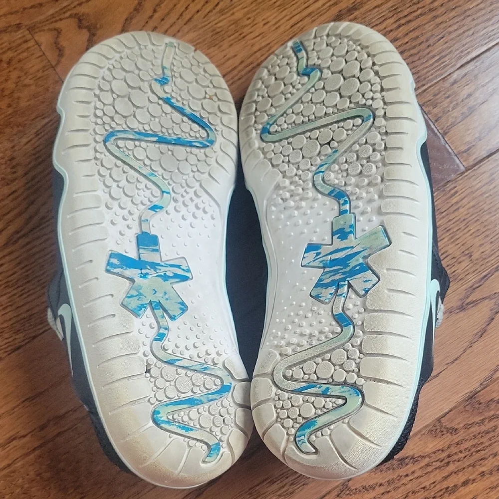 Nike Zoom Pulse Shoes - Picture 9 of 10